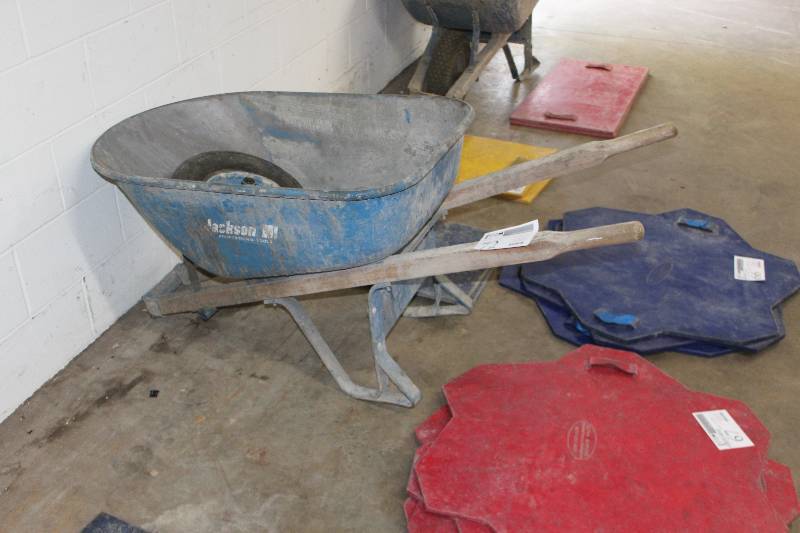 lot 72 image: Steel Wheelbarrow wo Tire