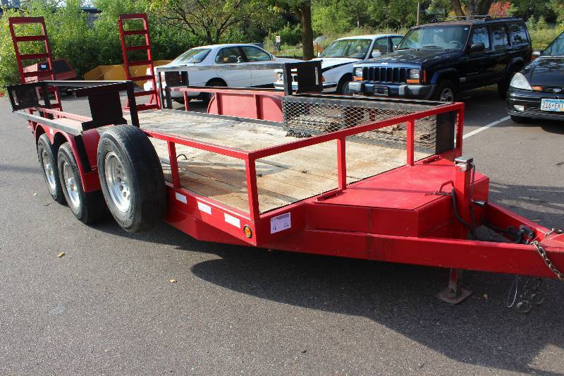 lot 4 image: 2006 Arnold 18ft. Wood Deck Flatbed Trailer