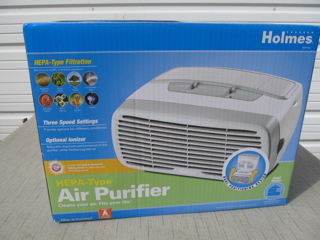 lot 13 image: NEW Holmes Air Purifier
