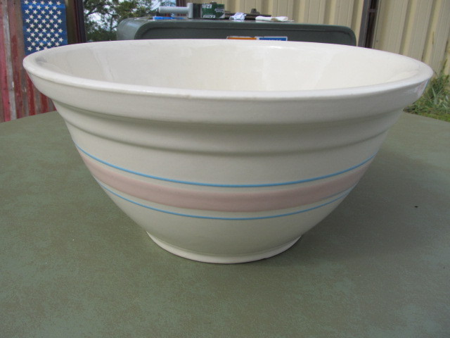 lot 32 image: Large McCoy Dough Bowl