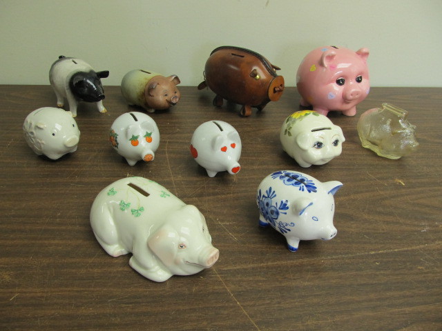 lot 35 image: Lot of Vintage etc Piggy Banks - Incl Belleek & Delft