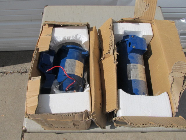 lot 48 image: 2 LARGE Motors (Not Tested)