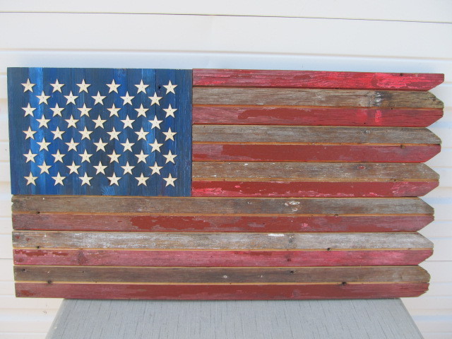 lot 51 image: NICE Hand Made Folk Art Wooden American Flag