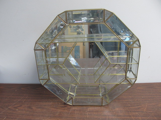 lot 82 image: NICE Etched Glass Display Case