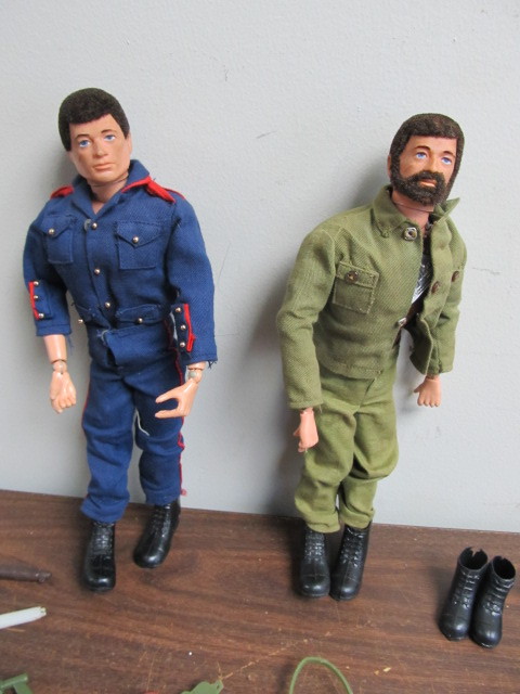 lot 6 image: Vintage GI Joe Action Figures wMany Accessories