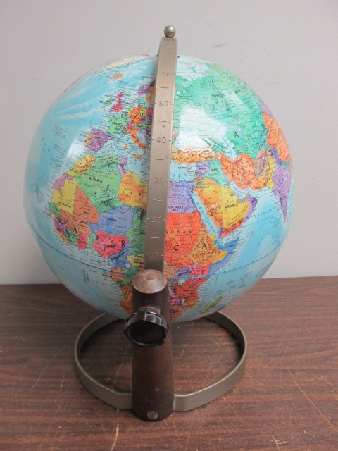 lot 8 image: Vintage Mid Century World Globe