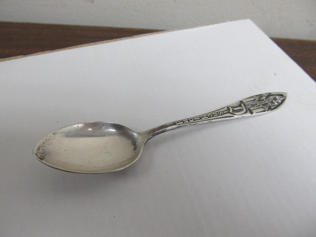 lot 133 image: Vintage 1950s Sterling Silver DISNEYLAND Souvenir Spoon