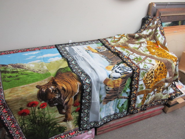 lot 136 image: 3 Tapestries - Tigers & Leopard - Made in Turkey