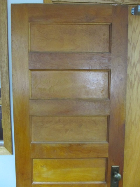 lot 126 image: Antique Heavy Solid Oak 6 Panel Door