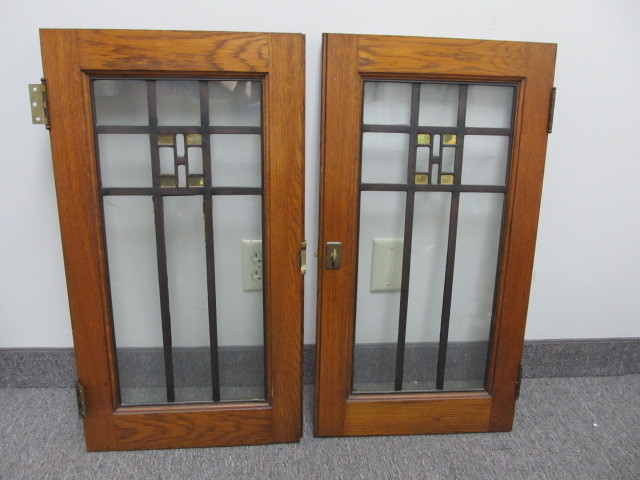 lot 127 image: Orig Antique Arts & Crafts Era Leaded Glass Cabinet Doors