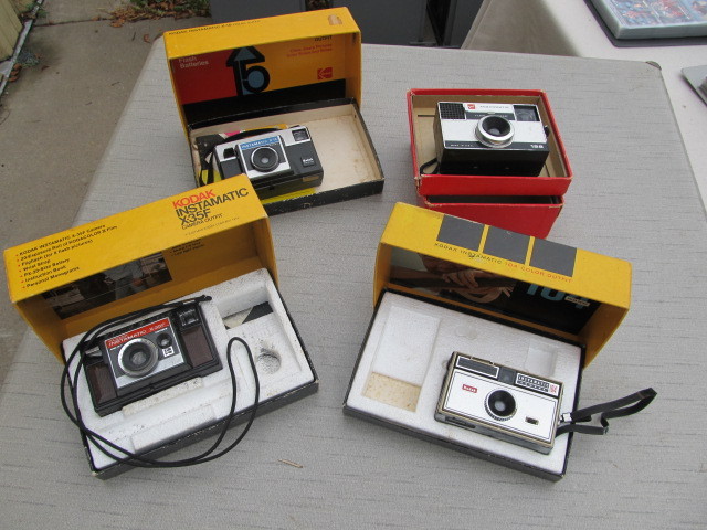 lot 148 image: 4 Vintage Cameras wOrig Boxes