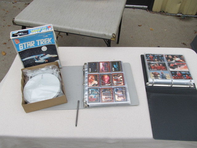 lot 149 image: Large Lot of Star Trek Cards & Vintage Model Kit
