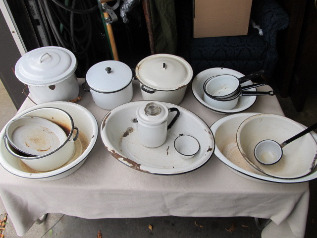 lot 176 image: Large Lot of Black & White Enamelware