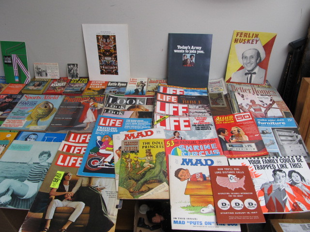 lot 177 image: Lot of Magazines & Pulp Fiction