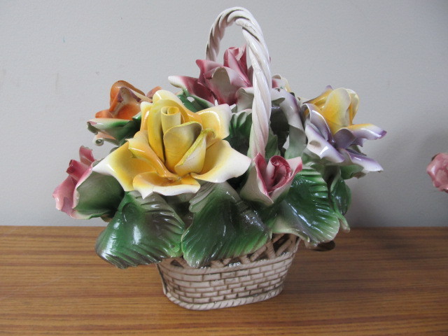 lot 178 image: Lot of Larger Size Italian Floral Capodimonte