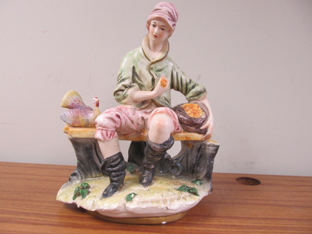 lot 180 image: Large Italian Capodimonte Figure