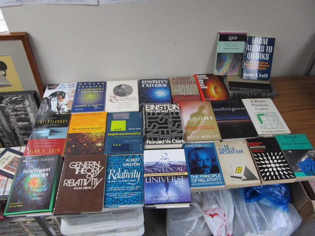 lot 187 image: Large Lot of EinsteinScience Books