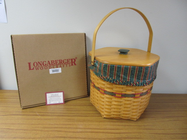 lot 190 image: LARGE Longaberger Holiday Hostess Snowflake Basket