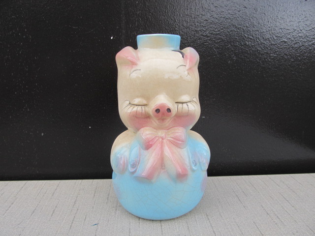 lot 167 image: Vintage HULL Smiley Pig Milk Pitcher