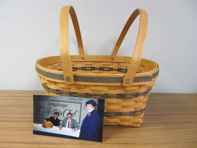 lot 194 image: Large Longaberger Basket Signed by Gary & Lynn Longaberger
