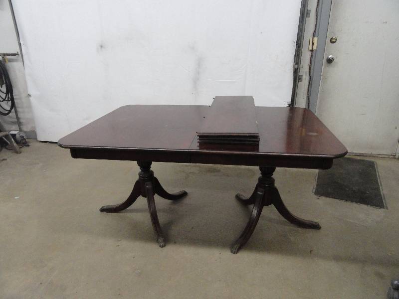Vintage Wooden Dining Room Table With 3 Leafs