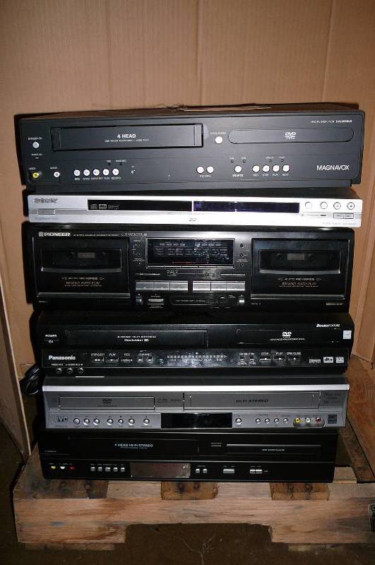 lot 27 image: Lot of DVD, VHS, Tape Players,