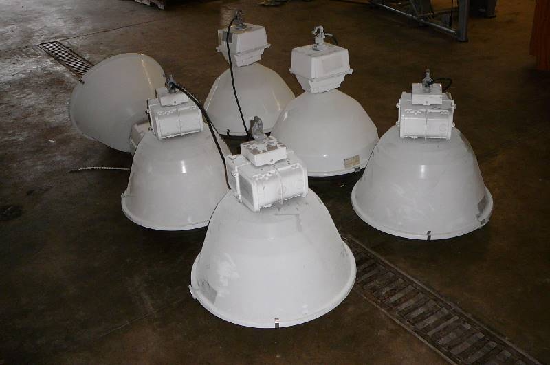 lot 39 image: Large  Lighting, Luminare