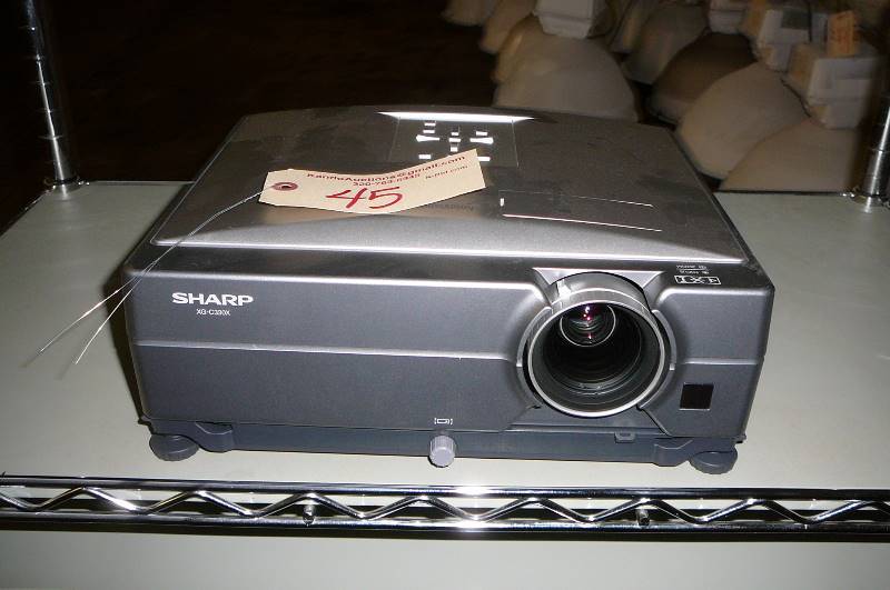 lot 45 image: Projector