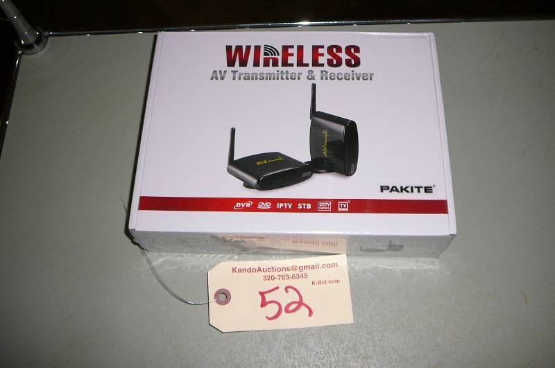 lot 52 image: Wireless AV Transmitter & Receiver, Long distance wireless video Transmission  Pakite NEW IN BOX