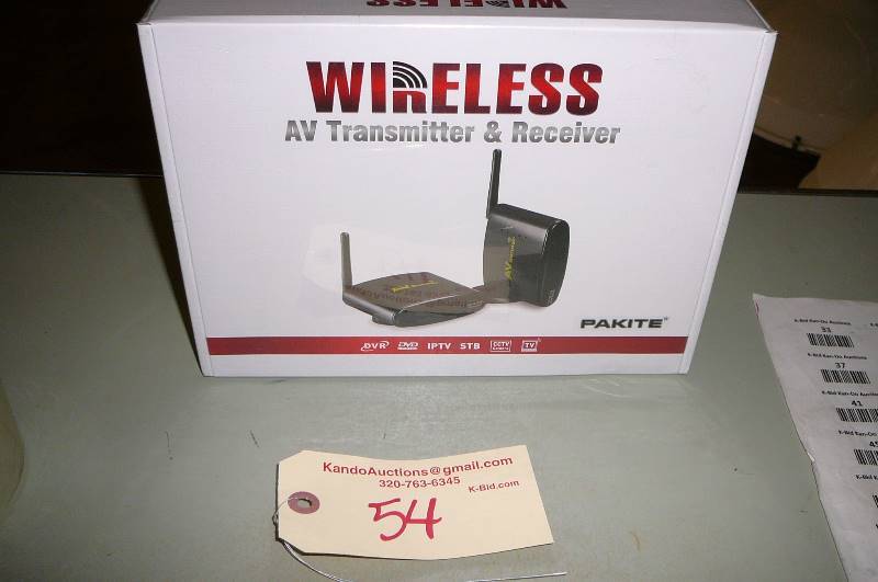 lot 54 image: Wireless AV Transmitter & Receiver, Long distance wireless video Transmission  Pakite NEW IN BOX