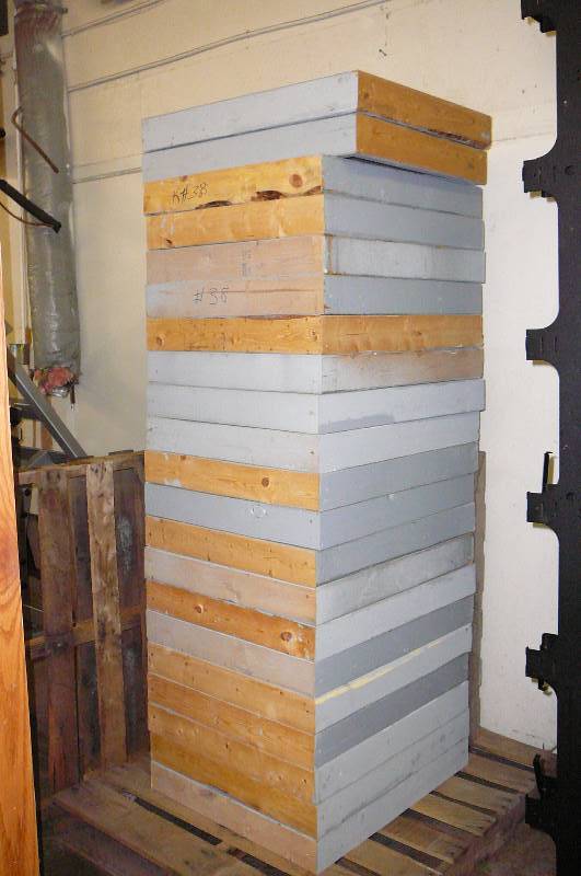 lot 67 image: Cement Forms 2x 28 & Pallet
