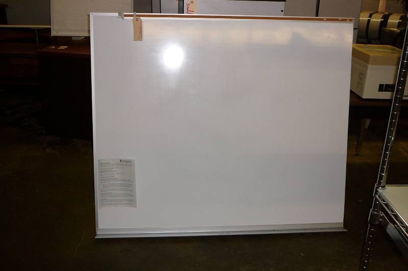 lot 69 image: Dry Erase Board