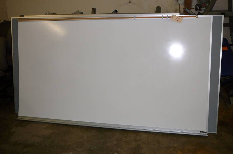 lot 70 image: Dry Erase Board