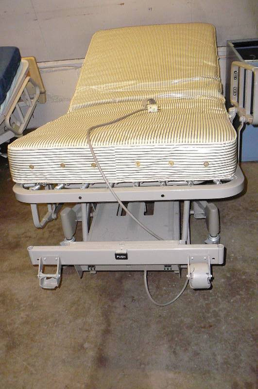 lot 73 image: Hospital Bed Hill-Rom model 840