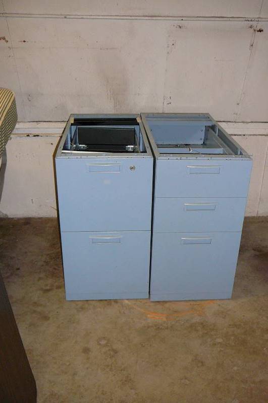 lot 76 image: Under Desk File Drawers, 1 Table 60 x 18