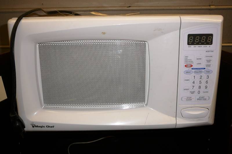 lot 95 image: Magic Chef Microwave