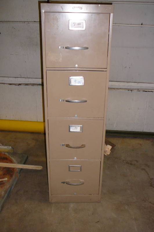 lot 101 image: 4 Drawer Anderson