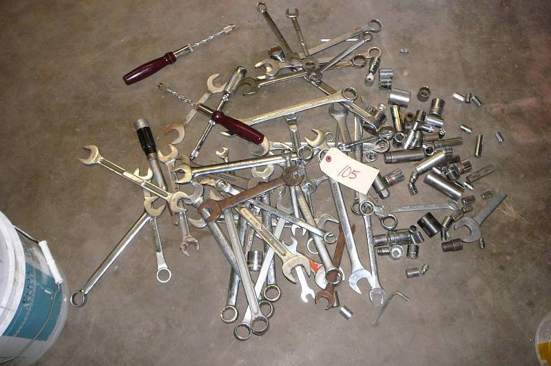 lot 105 image: Large lot of different size Wrenchs, Sockets, Allen Wrenchs