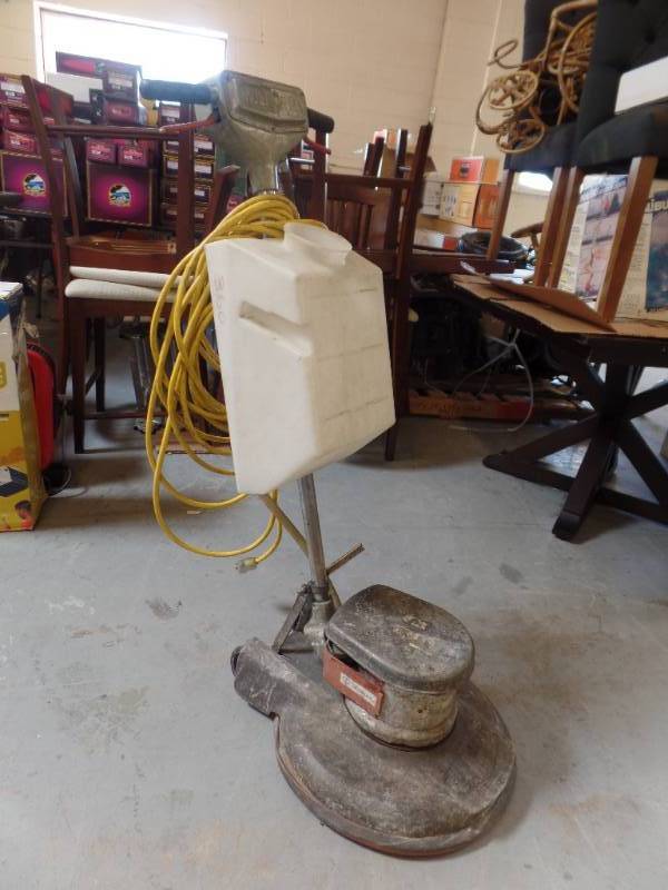 FLOOR SCRUBBER
