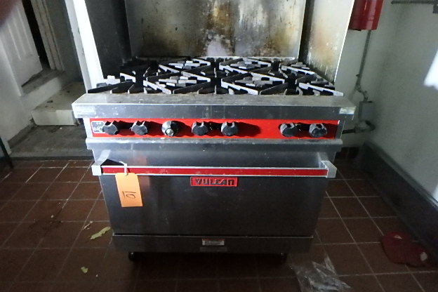 lot 10 image: Vulcan Gas Commercial Stove