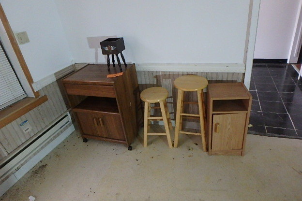 lot 18 image: Wooden Stools and Stands
