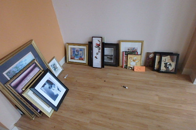 lot 24 image: Pictures and Frames