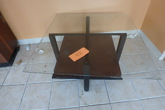 lot 33 image: Glass Top Table
