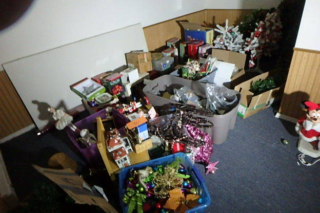 lot 40 image: Huge Lot of Xmas, Dolls, Various