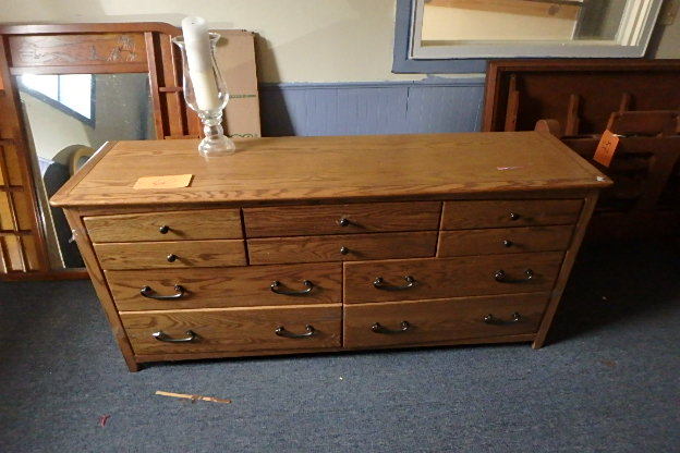 lot 60 image: Dresser