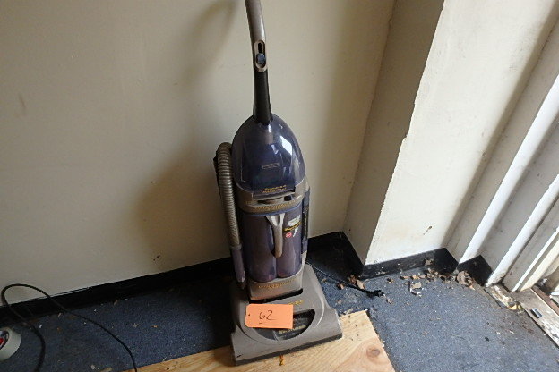 lot 62 image: Hoover Vacuum