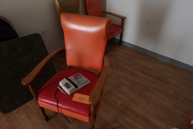 lot 66 image: 5 VinylWood Arm Chairs