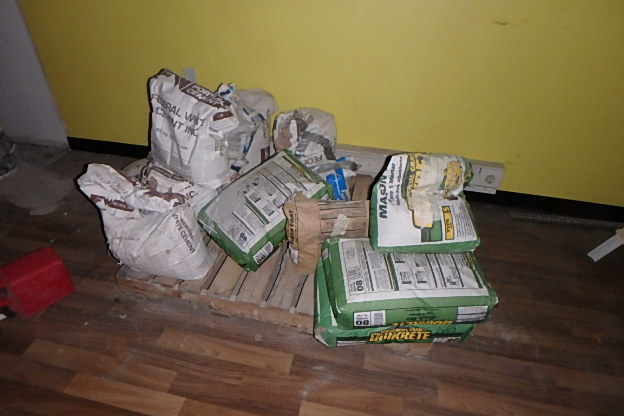 lot 70 image: Tools and Construction stuff