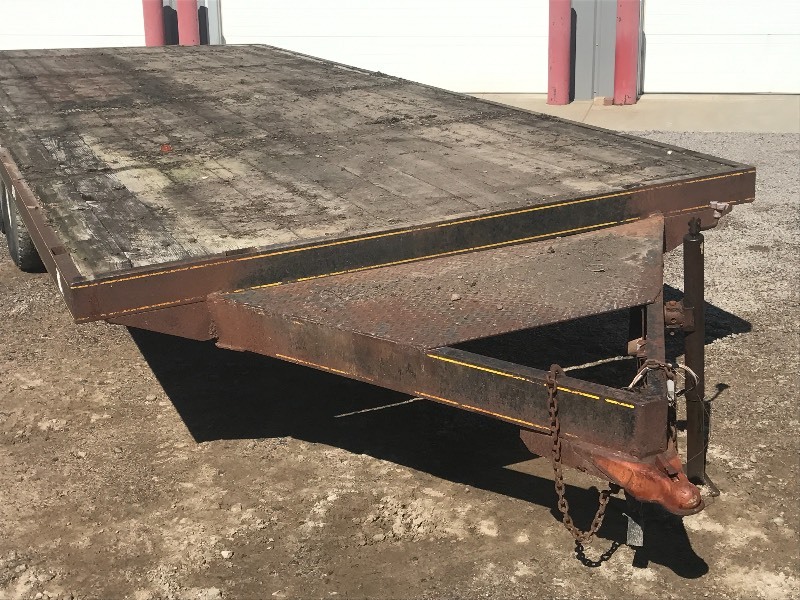 1984 Felling Tandem Axle Equipment Trailer