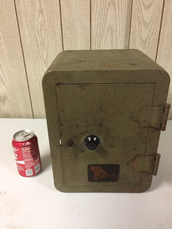 lot 13 image: Duchin Metal Safe #7849